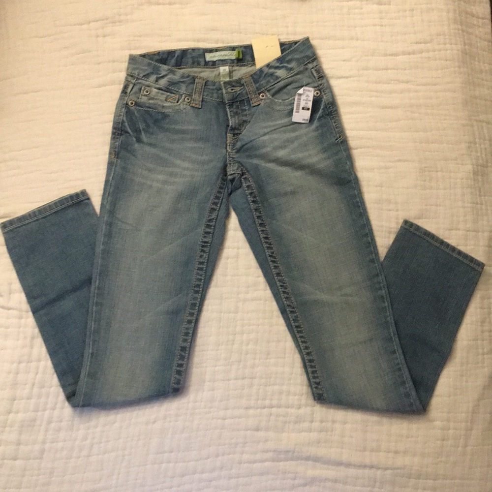 Aeropostale Bayla Skinny Leg Jean, Light Wash 00R